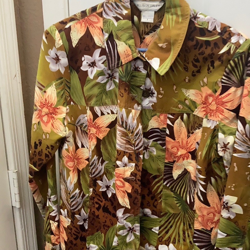 FINAL MARKDOWN Allison Daley ultra suede blouse 8
